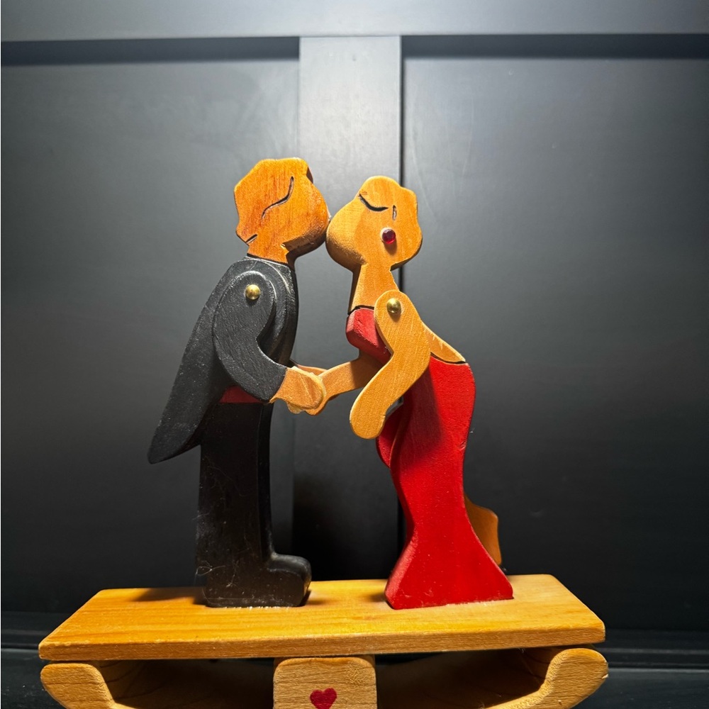 Wooden Kissing Couple Figurine